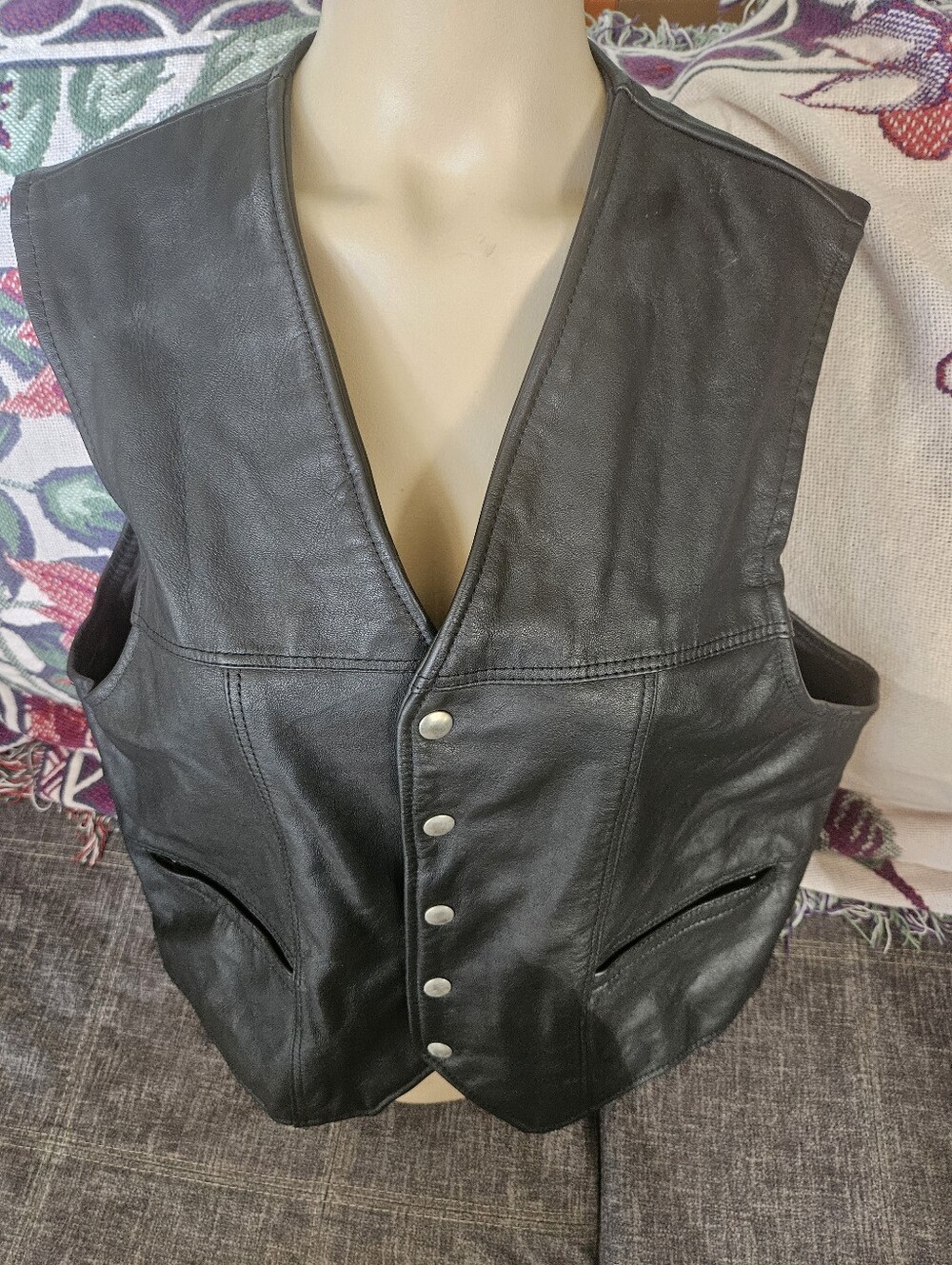 Vintage Bristol Mens Black Leather Vest. 22ptp